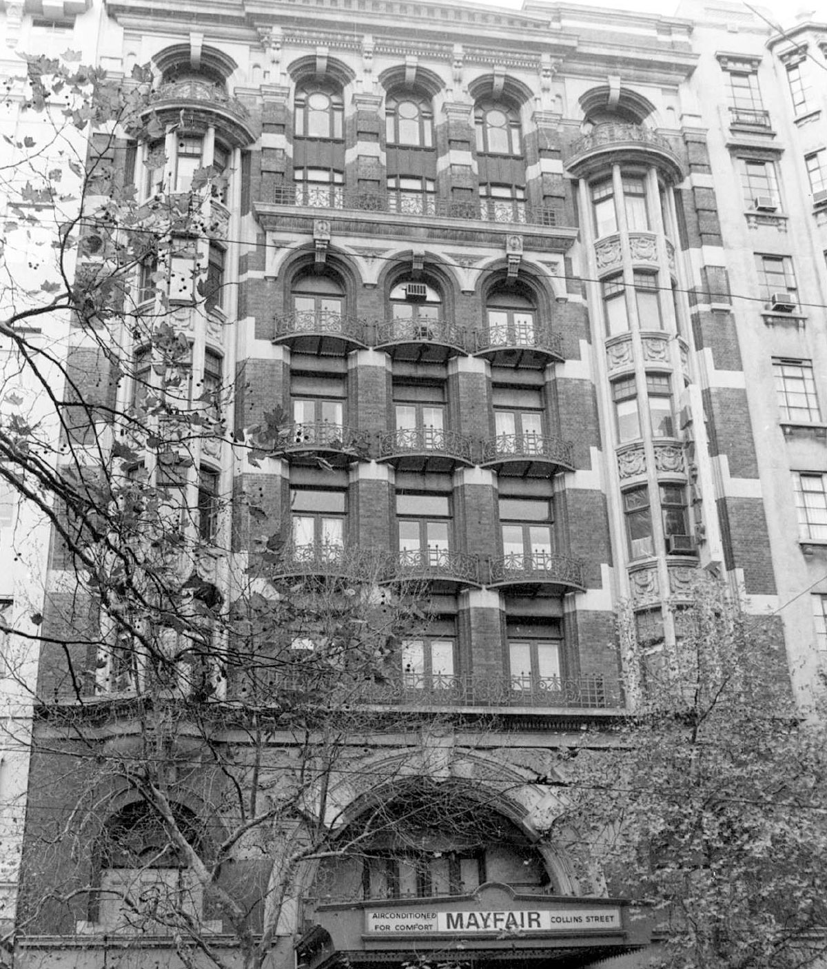 120 collins street end of trip